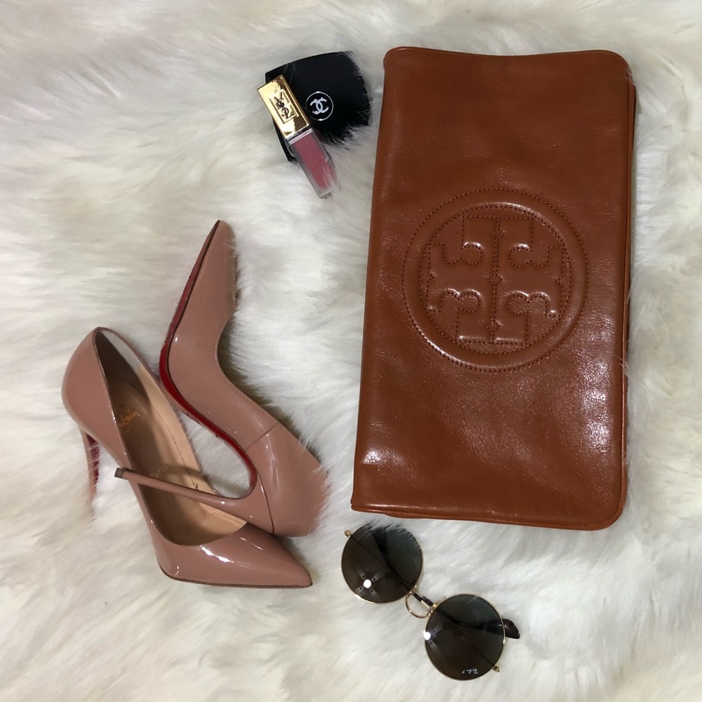 Tory Burch Tan Bombe Reva Clutch